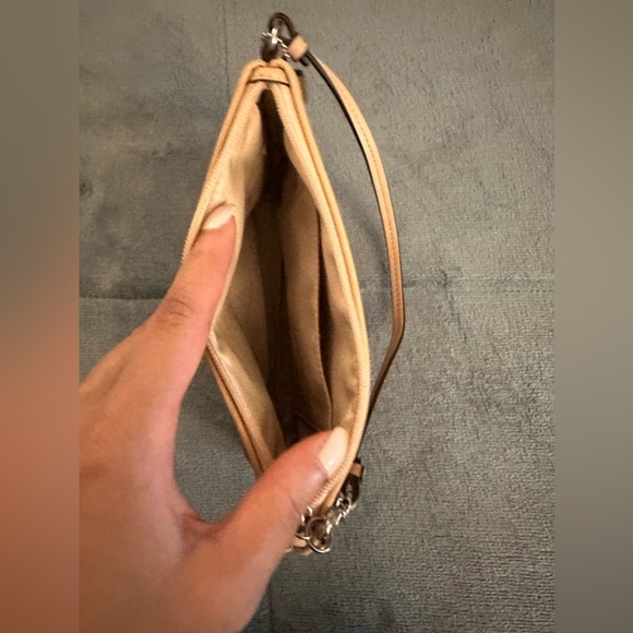 NWOT - Coach Wristlet, Horse And Carriage New York Logo, Crimson Red - Picture 4 of 4